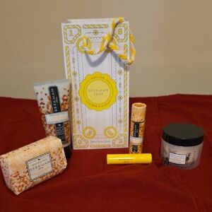 Beekman 1802 Bath & Body Set - Yellow and Black